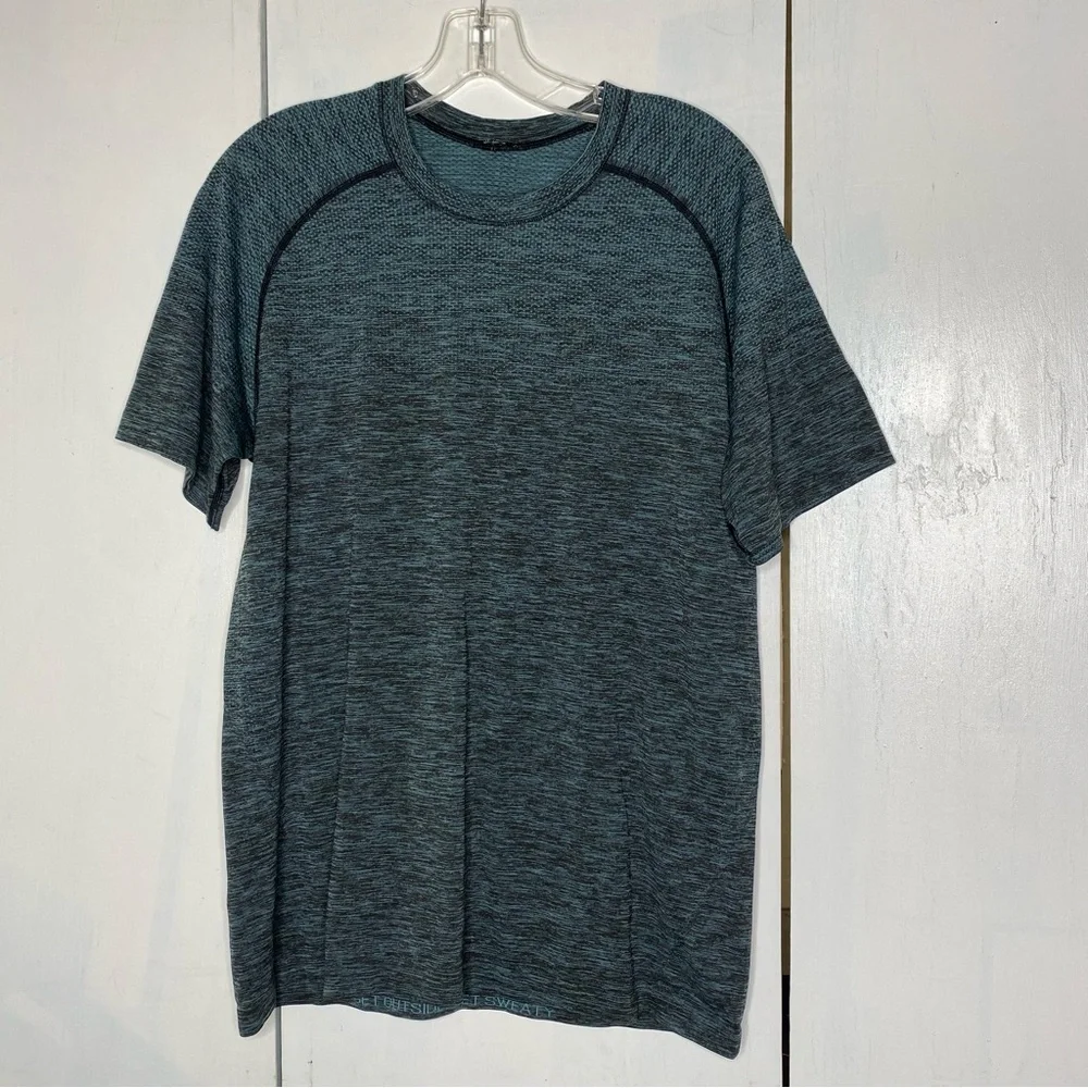 Lululemon bundle of two short sleeve men’s T shirts size medium - Picture 6 of 8